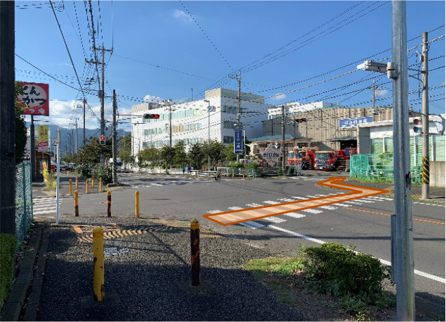 7.横断歩道を右に渡り